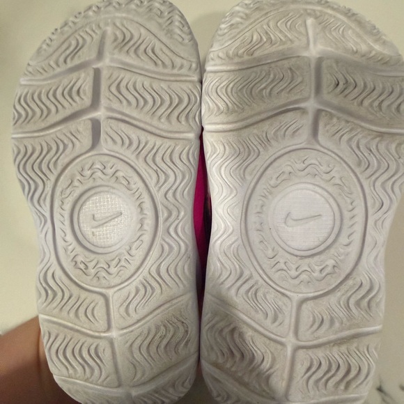 Nike Kids Bright Pink Sneakers - Picture 4 of 4